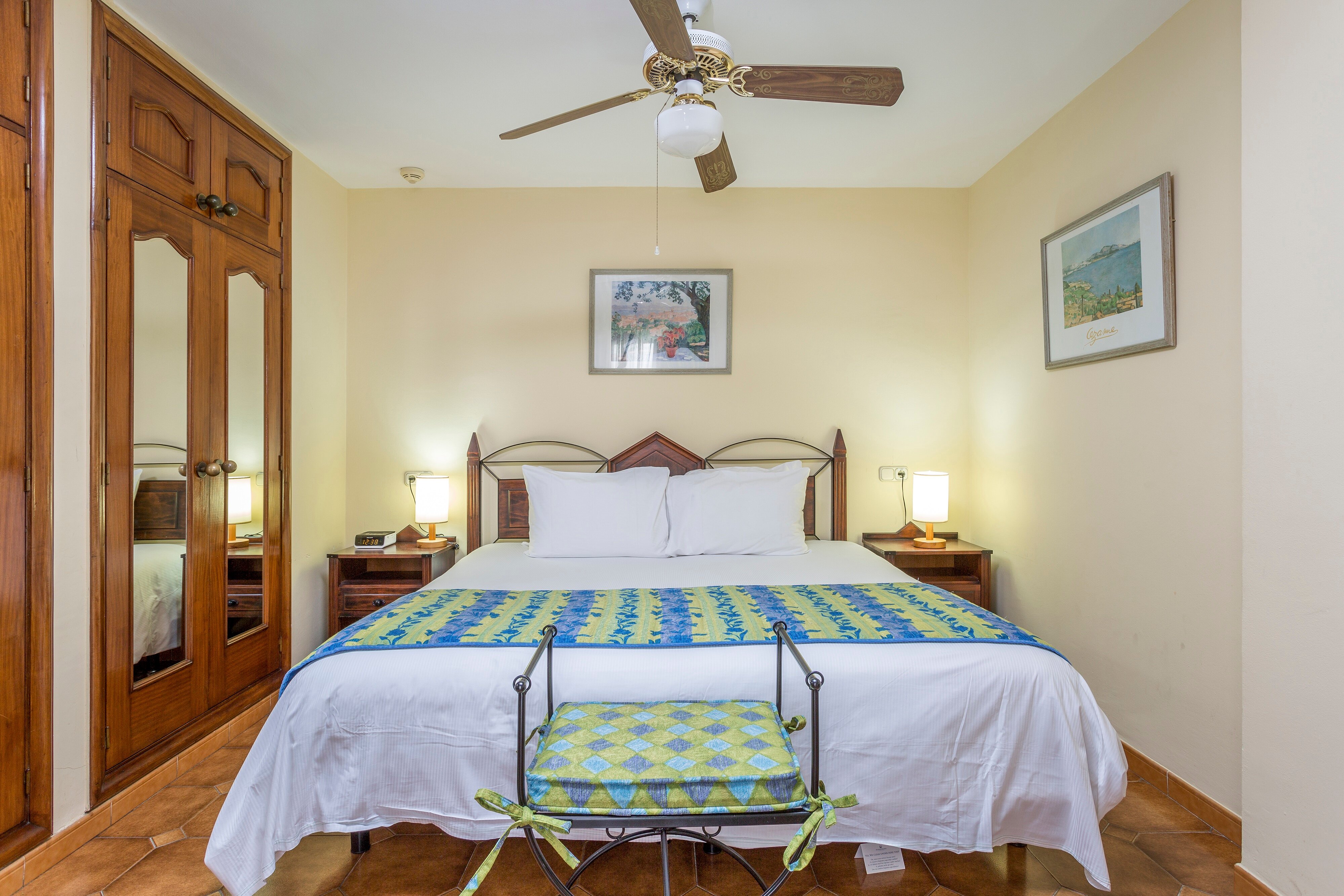 Фото Sunset Harbour Club