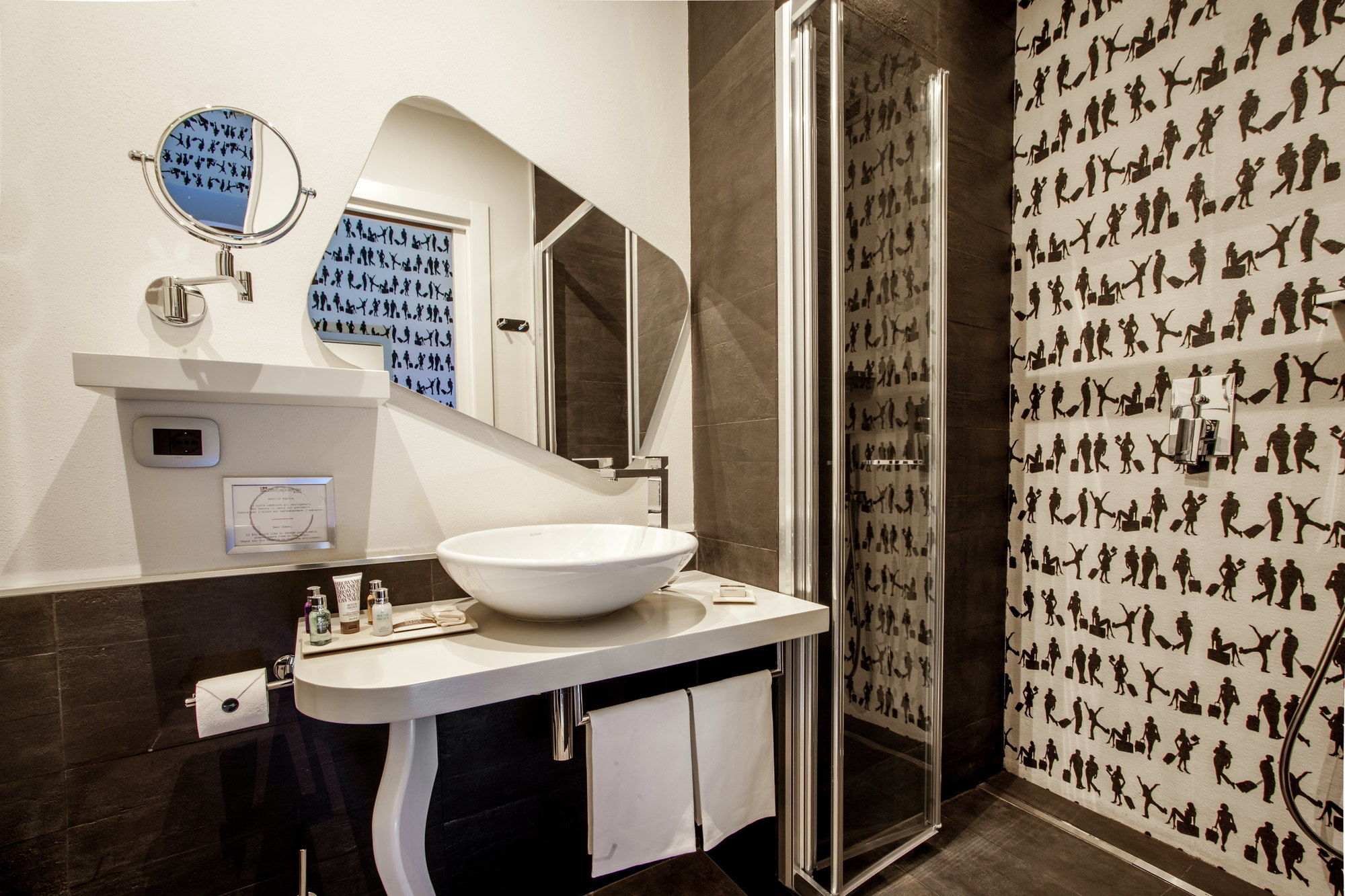 Фото Montenapoleone Suites