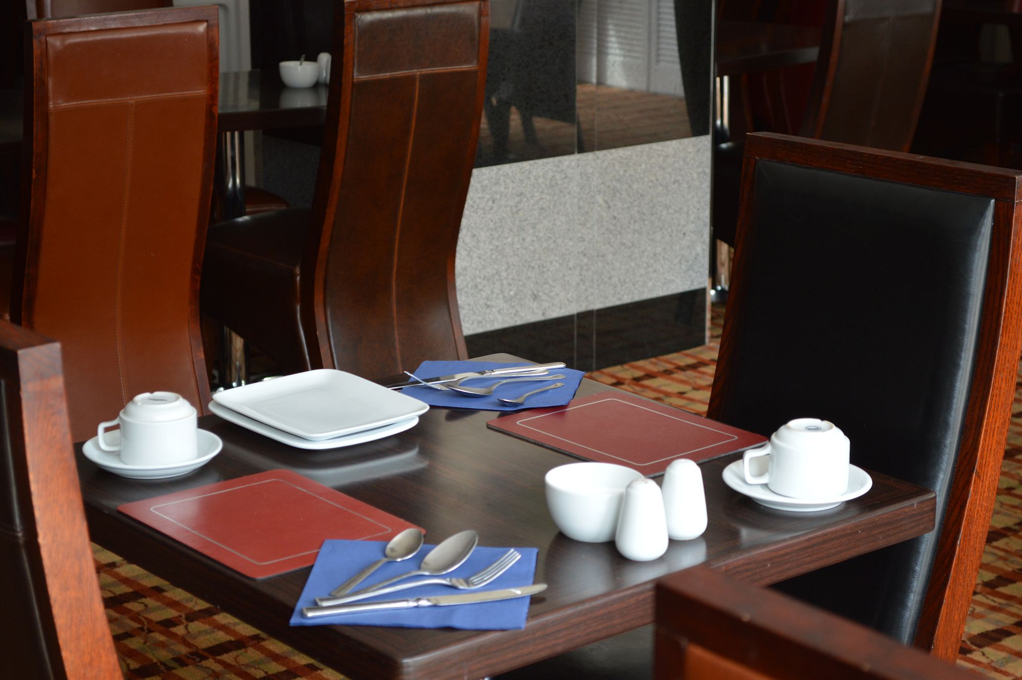 Фото Oyo Kingsley Hotel