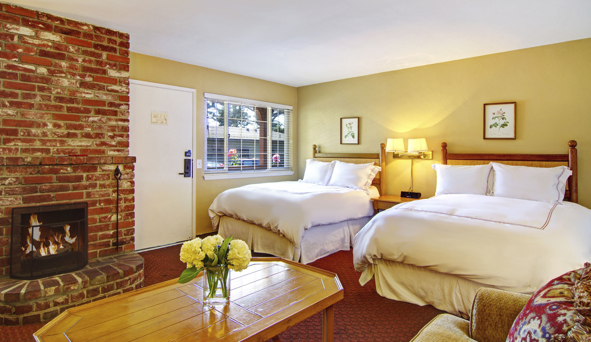 Фото Candle Light Inn