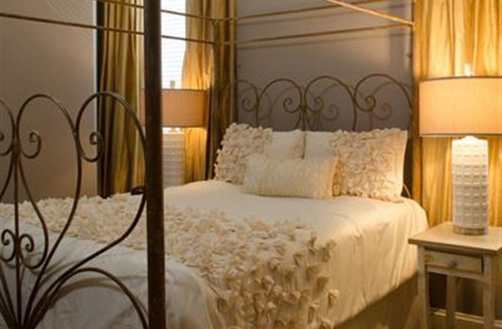 Фото Old Capitol Inn