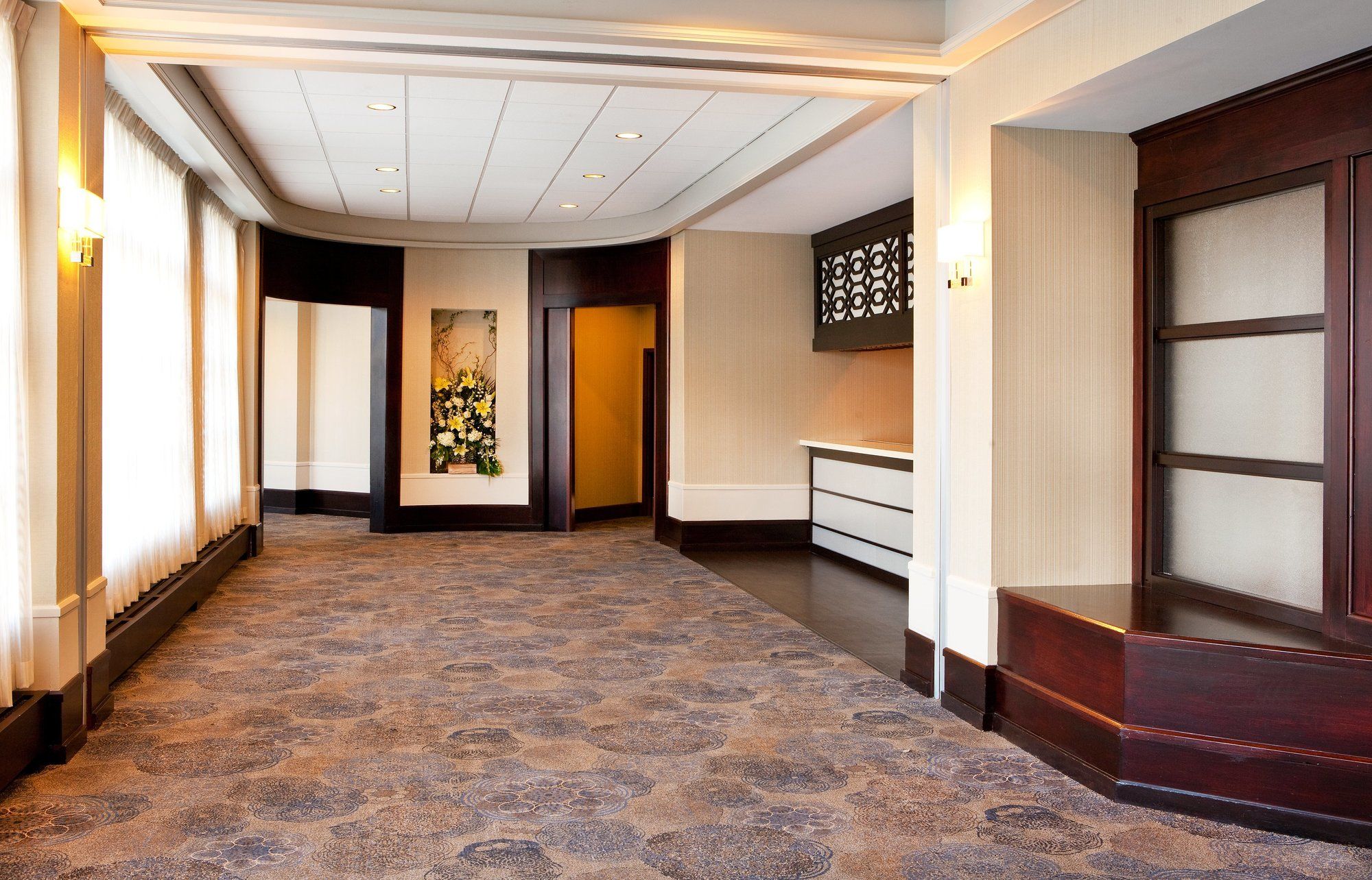 Фото Sheraton Portsmouth Harborside Hotel