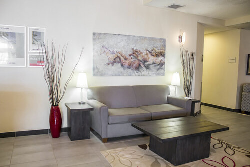 Внешний вид отеля Ramada by Wyndham Nisku Edmonton Airport в округе Ледюке, фото 4