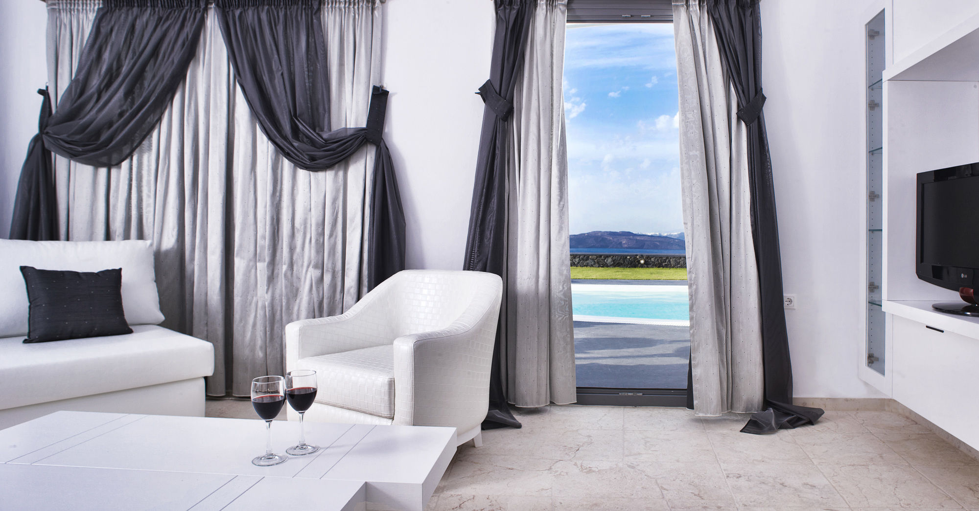 Фото Santorini Princess Presidential Suites