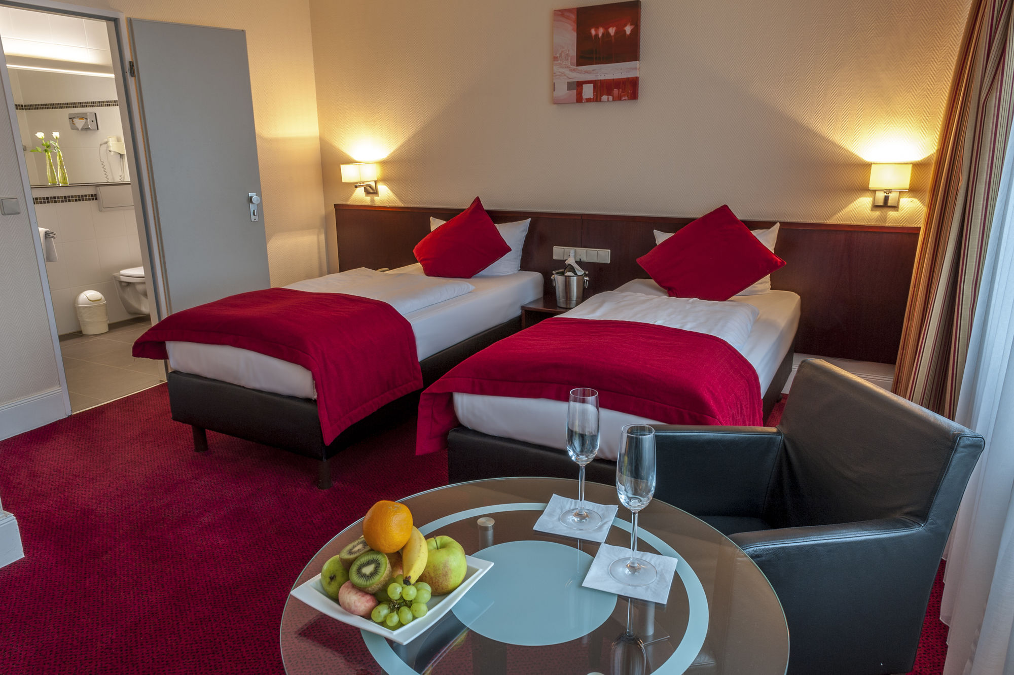 Фото Leonardo Hotel Hamburg Elbbruecken