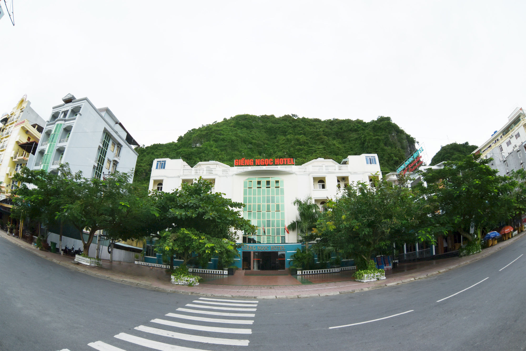 Фото Gieng Ngoc Hotel