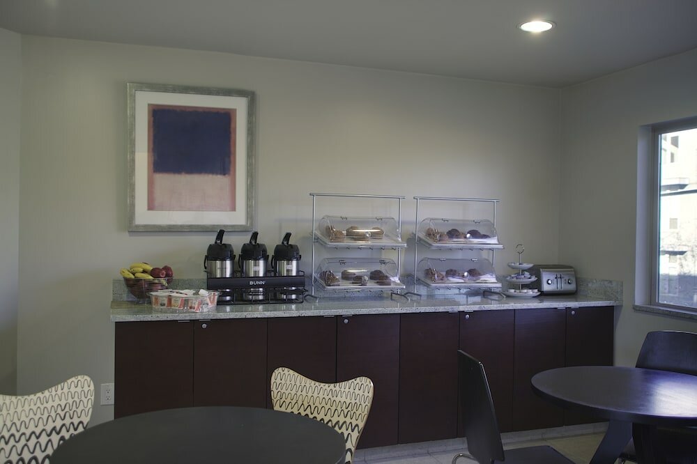 Фото Aladdin Inn & Suites