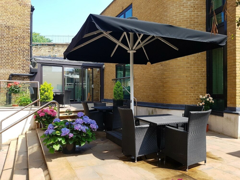 Фото The Westbridge Hotel