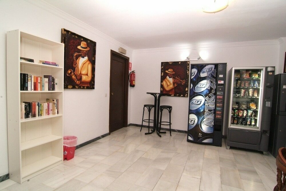 Фото Hotel Virgen de los Reyes