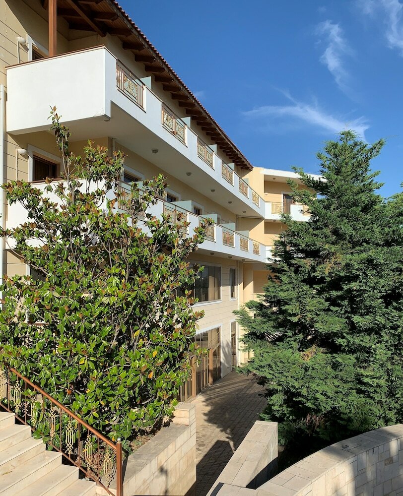 Фото Parnis Palace Hotel Suites