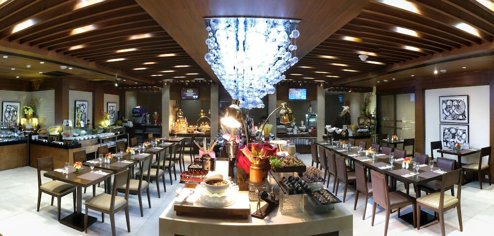 Фото Golden Prince Hotel and Suites