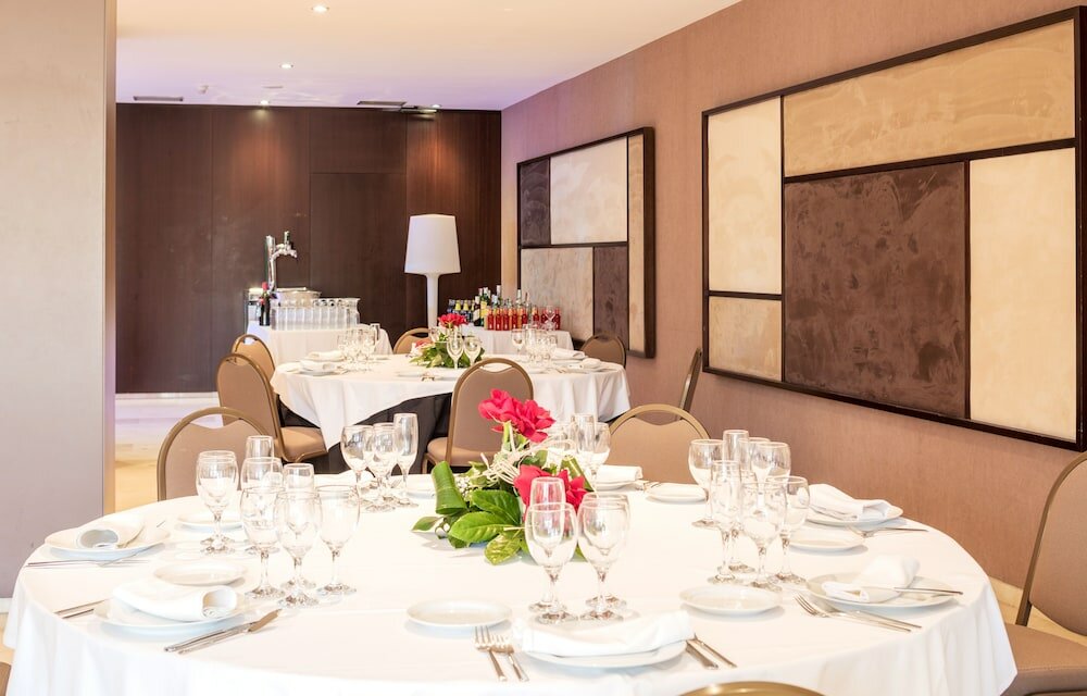 Фото Hotel Ciutat Martorell