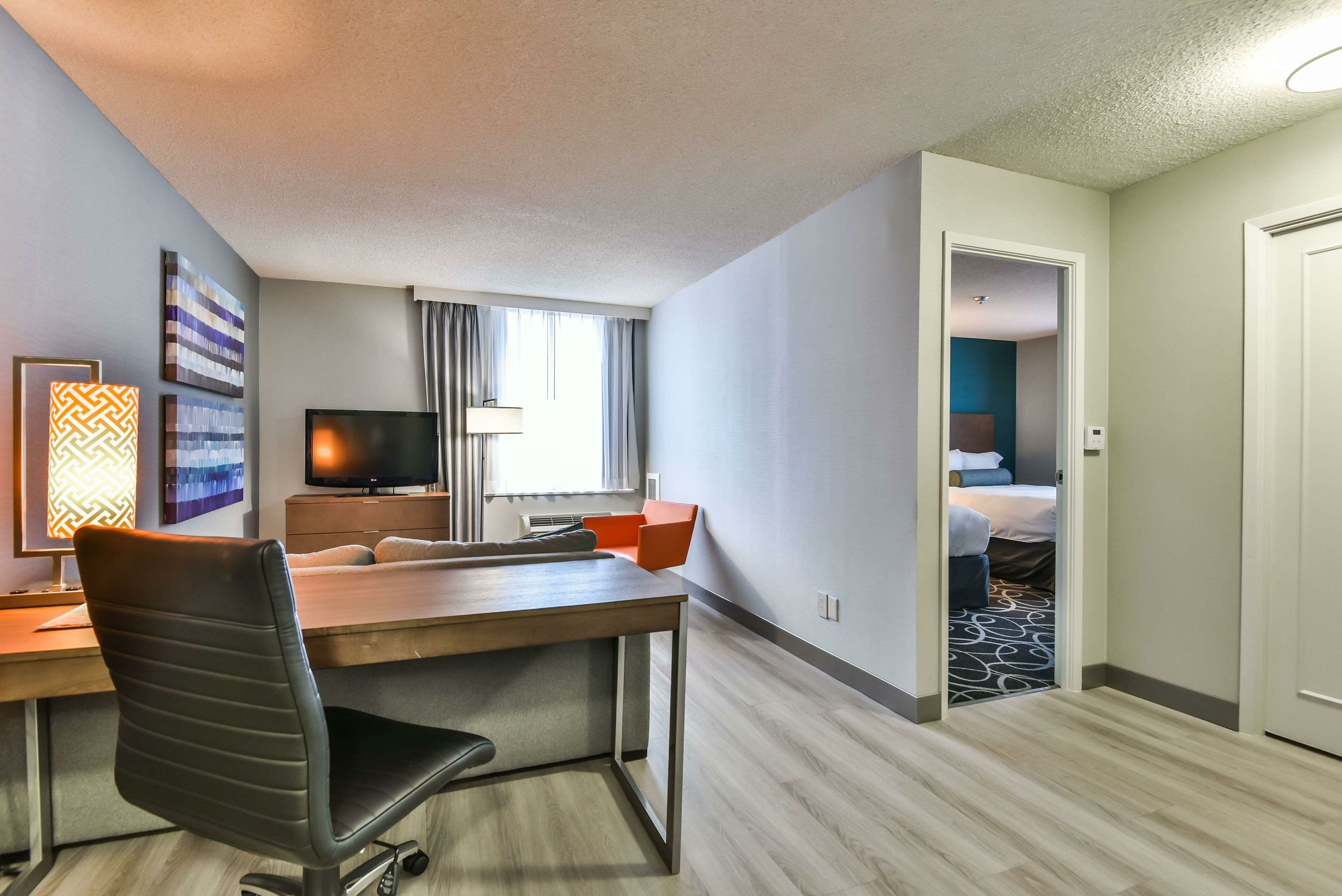 Фото Radisson Suite Hotel - Toronto Airport