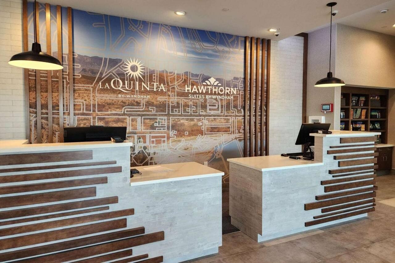 Фото La Quinta Inn & Suites by Wyndham Del Rio