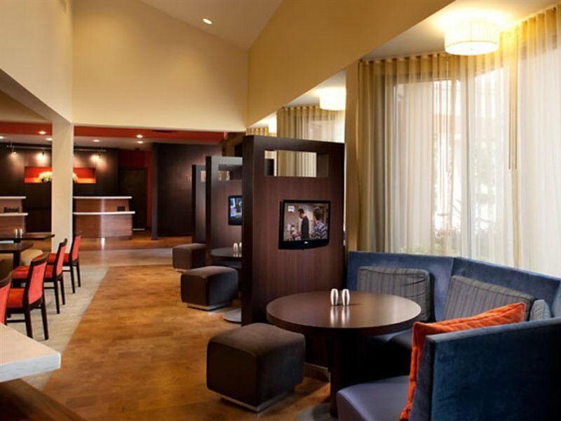 Фото Courtyard by Marriott Orlando International Dr Conv Cntr