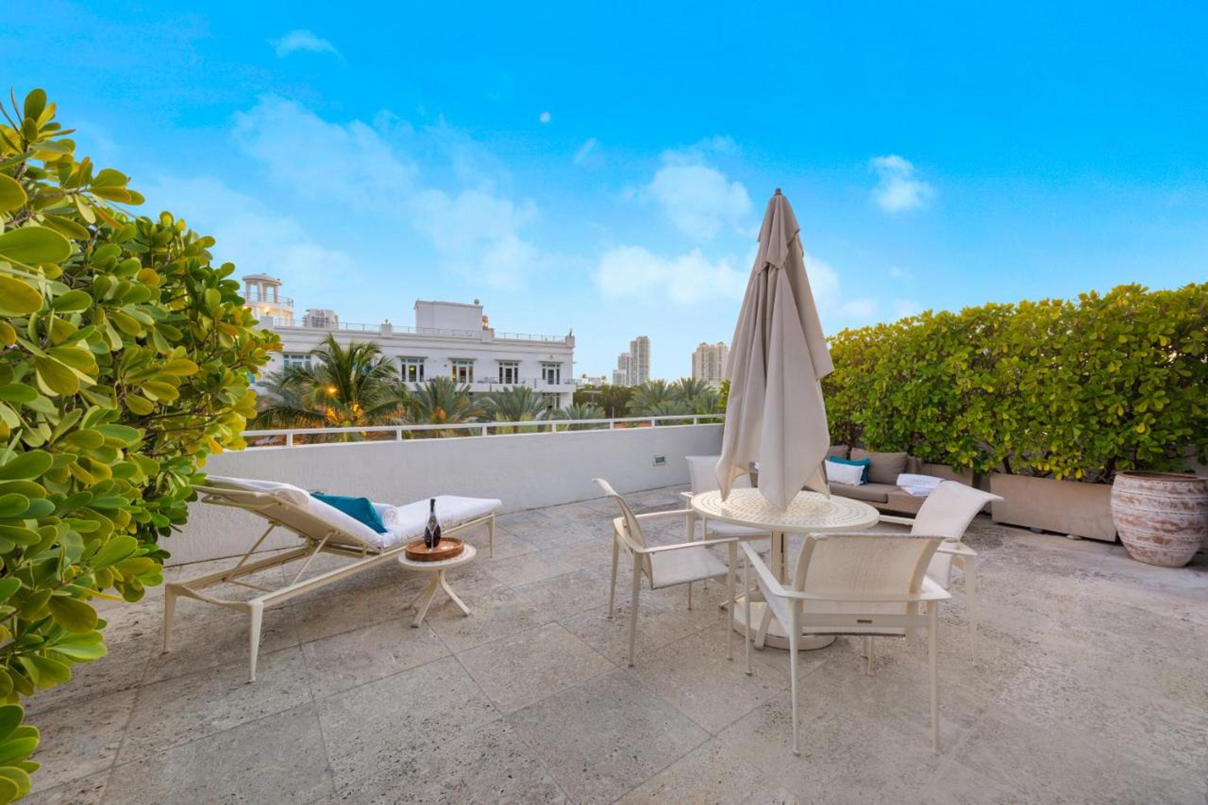 Фото Bentley South Beach