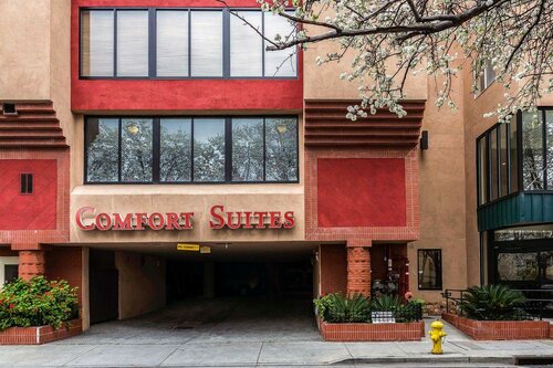 Гостиница Comfort Suites San Jose Airport в Сан-Хосе
