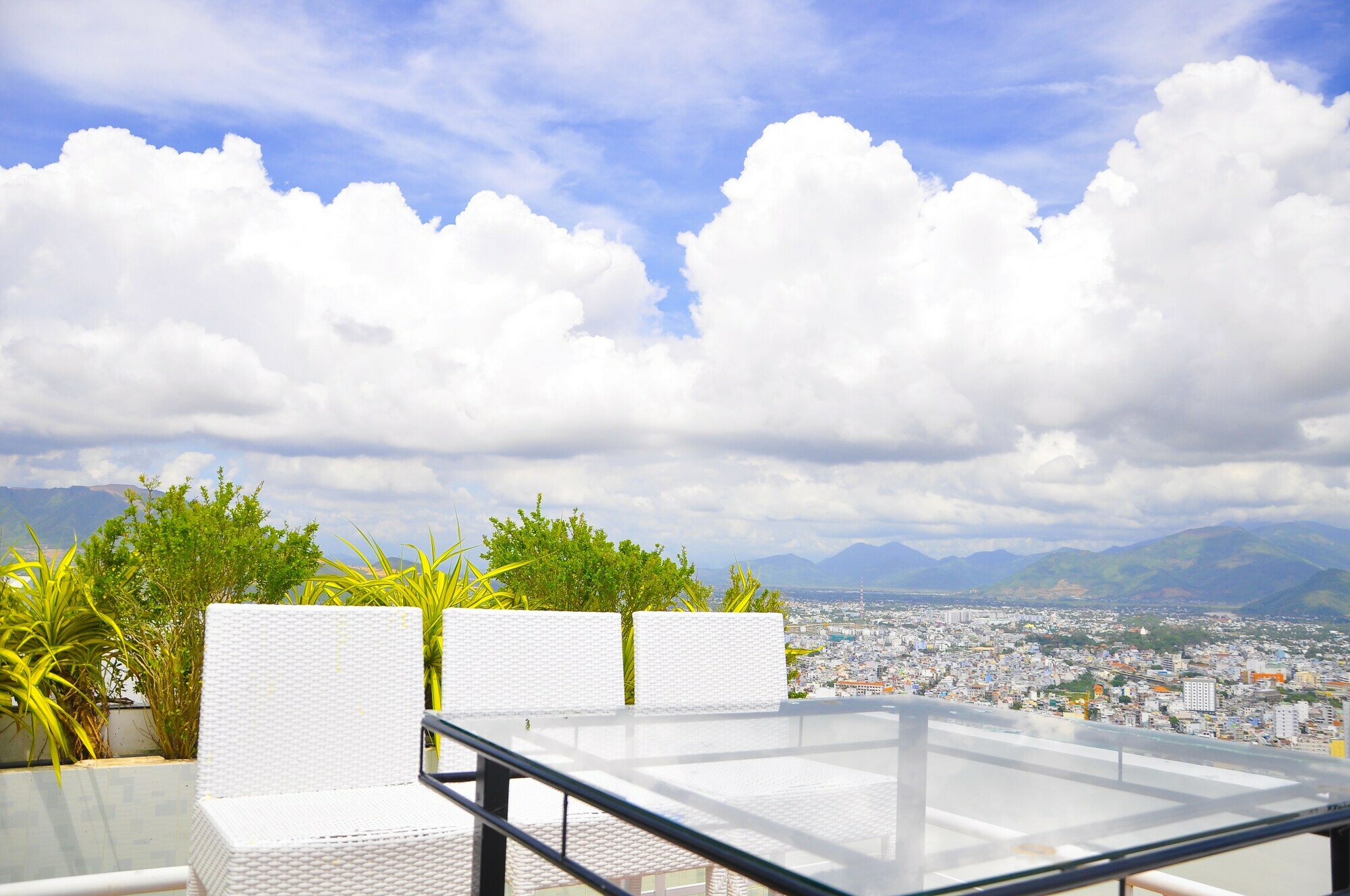 Фото Sunrise Ocean View Apartment