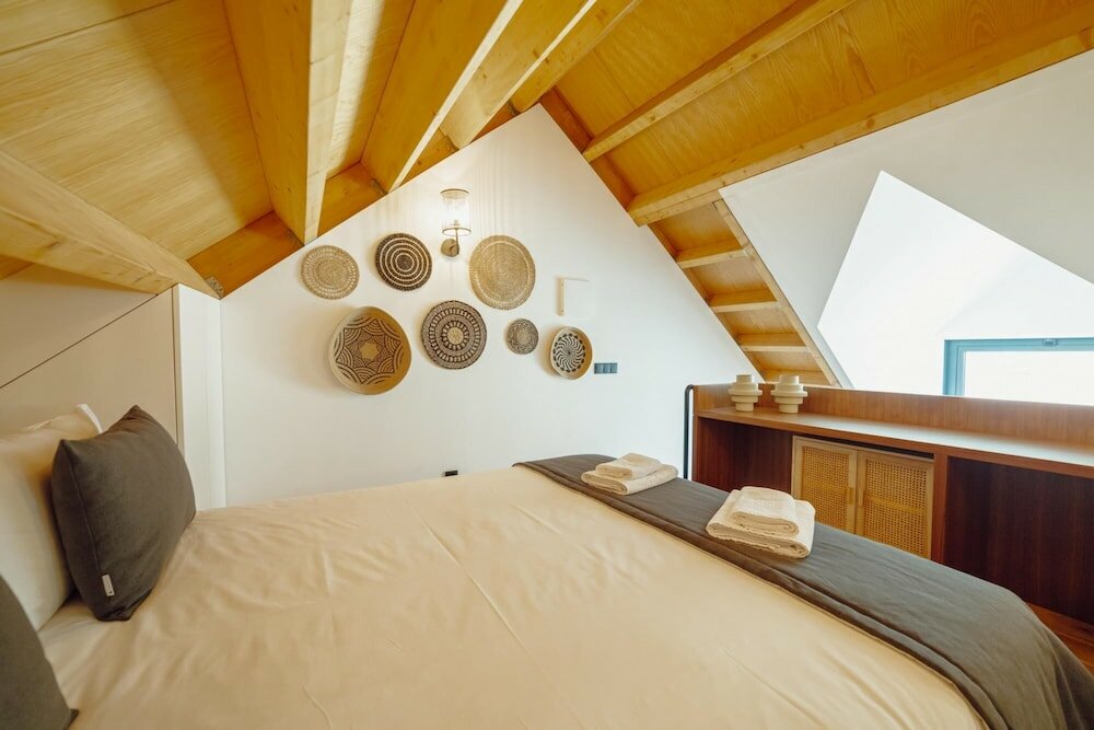 Фото Elegant Downtown Apartment