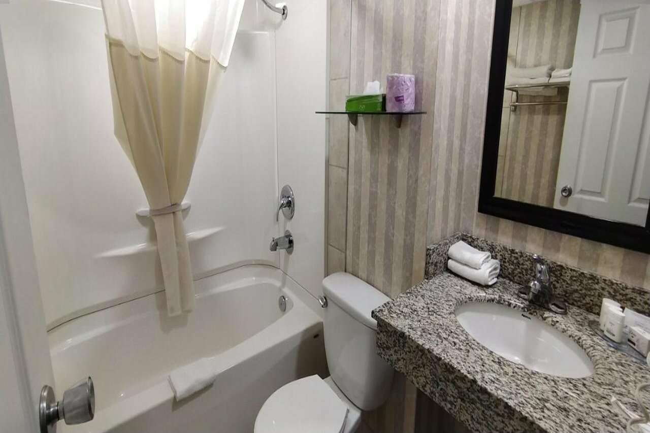 Фото Wyndham Garden Medicine Hat Conference Center