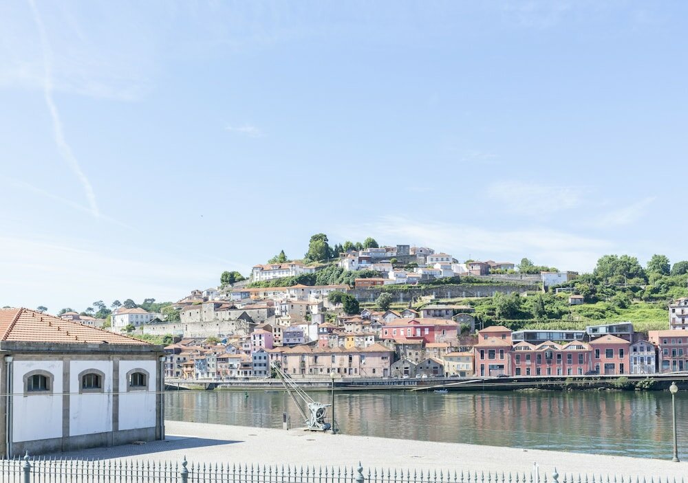 Фото Miragaia Riverside Suites