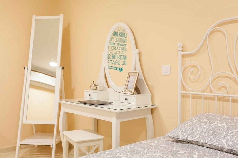 Фото Modern & Beautiful Apt. Historic District - Sol