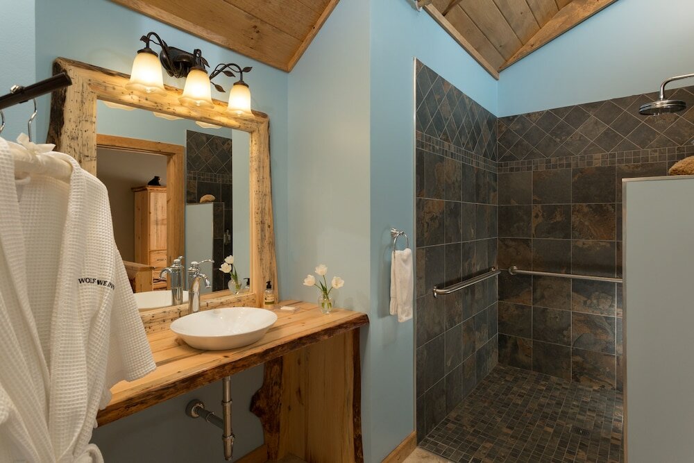 Фото Wolf Cove Inn