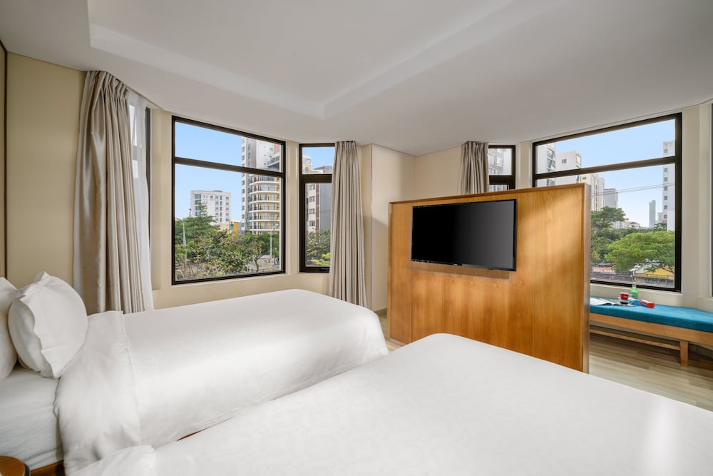 Фото Brilliant Majestic Hotel