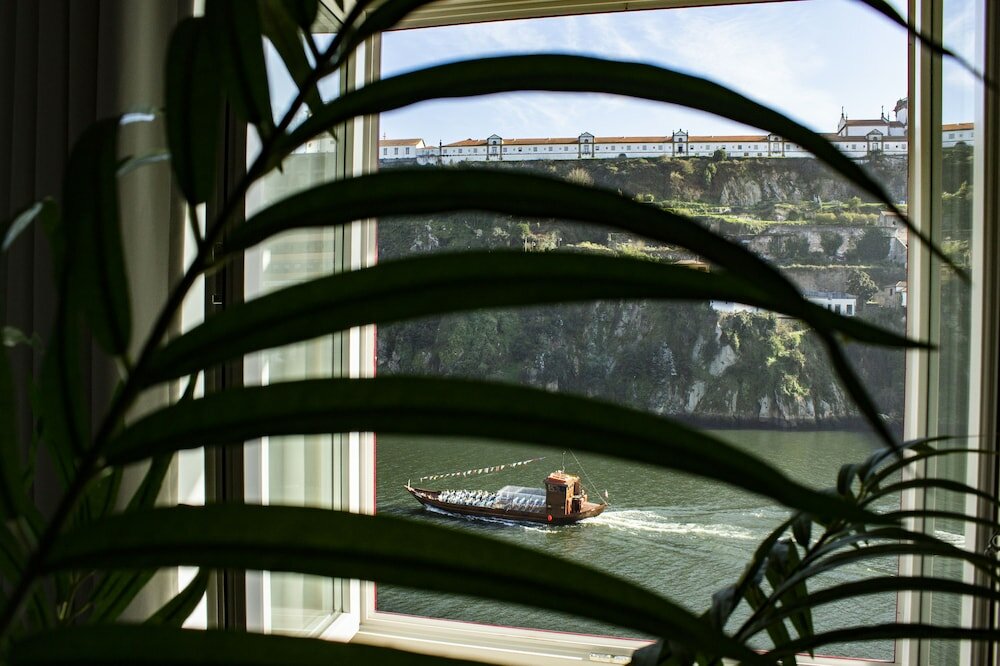 Фото Red House by the River