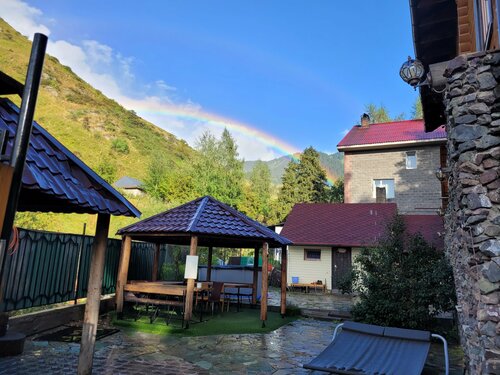 Әйел үйде болмаған кезде ер адам өзінің сүйіктісін сиқырлаған.