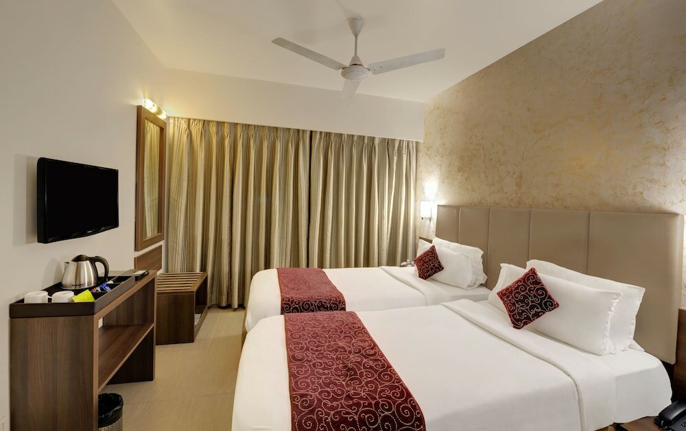 Фото Hotel Surat
