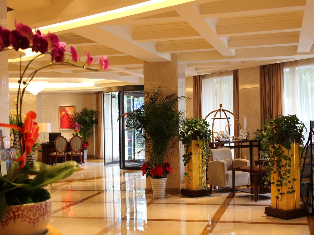 Фото Leeden Hotel Chengdu