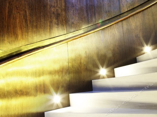 Фото Square Nine