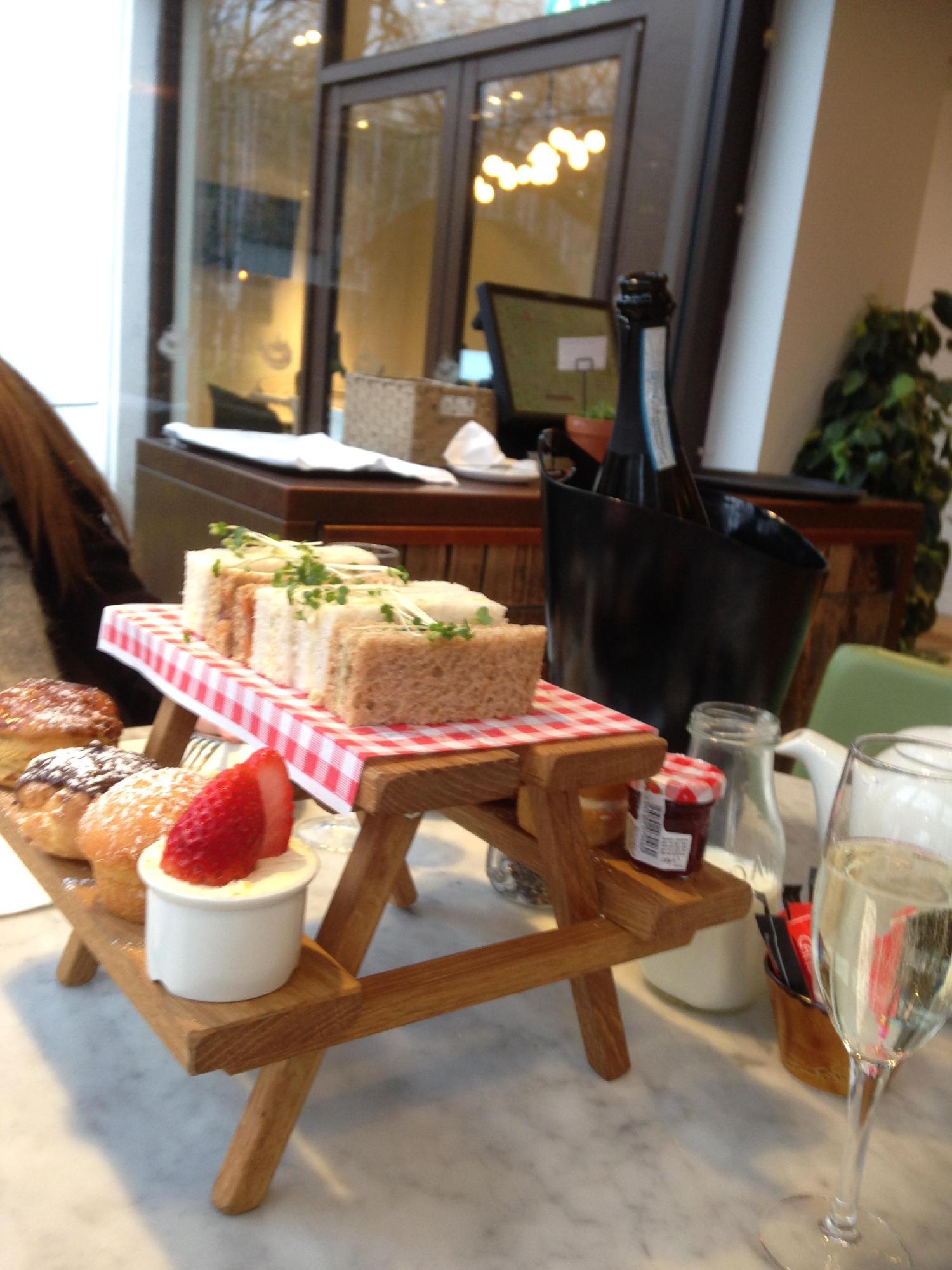 Фото DoubleTree by Hilton London - Hyde Park