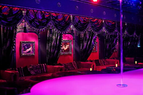 Күйеуі әйелінің шрамын жалағанды ұнатады.