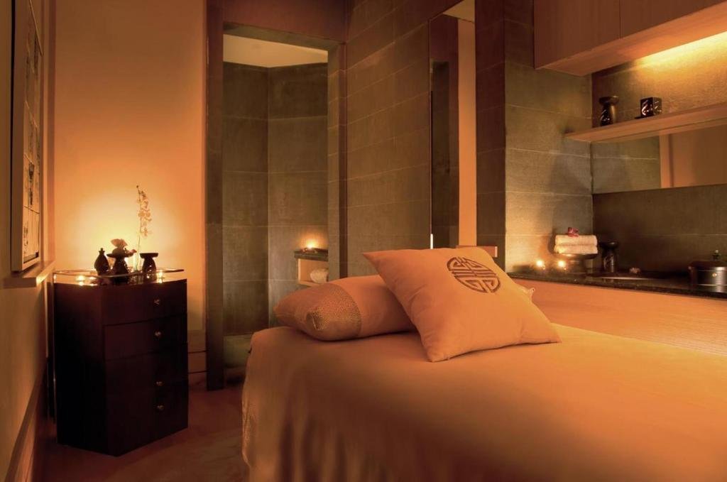 Фото Renaissance Wuhan