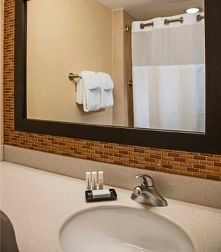 Фото Courtyard by Marriott New York Manhattan/SoHo