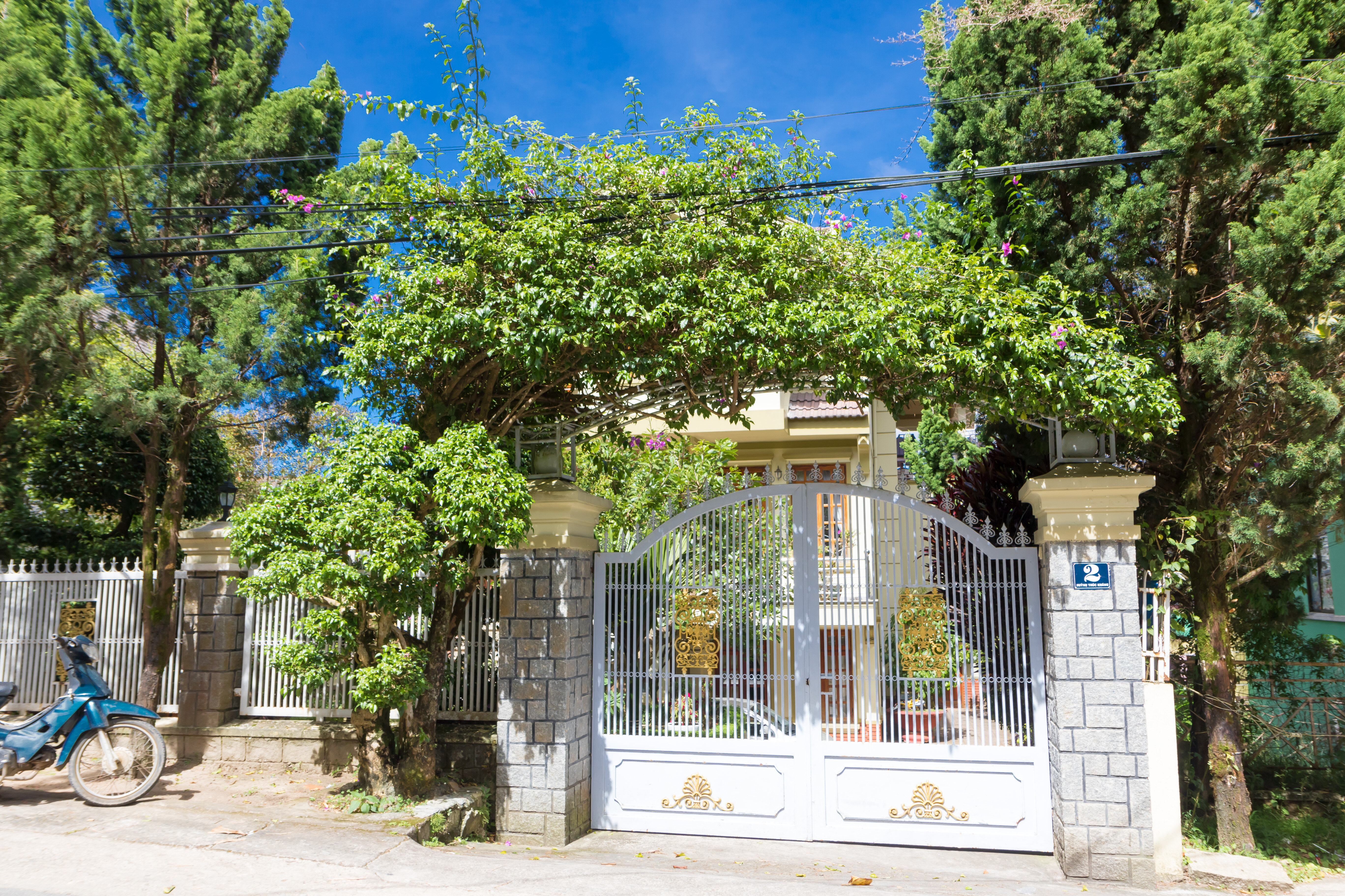 Фото Crazy House