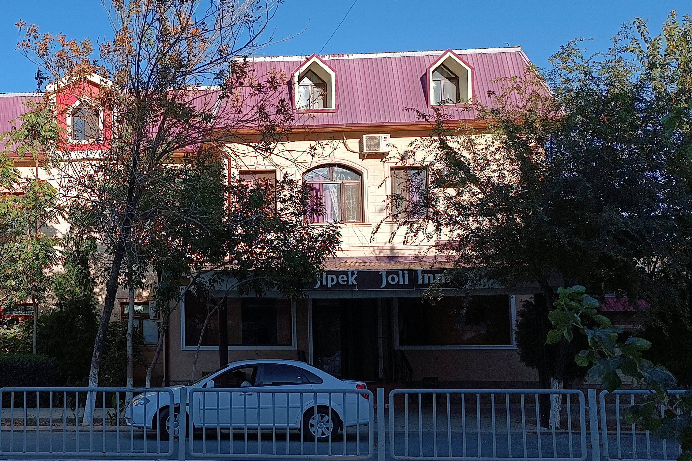 Фото отеля 1