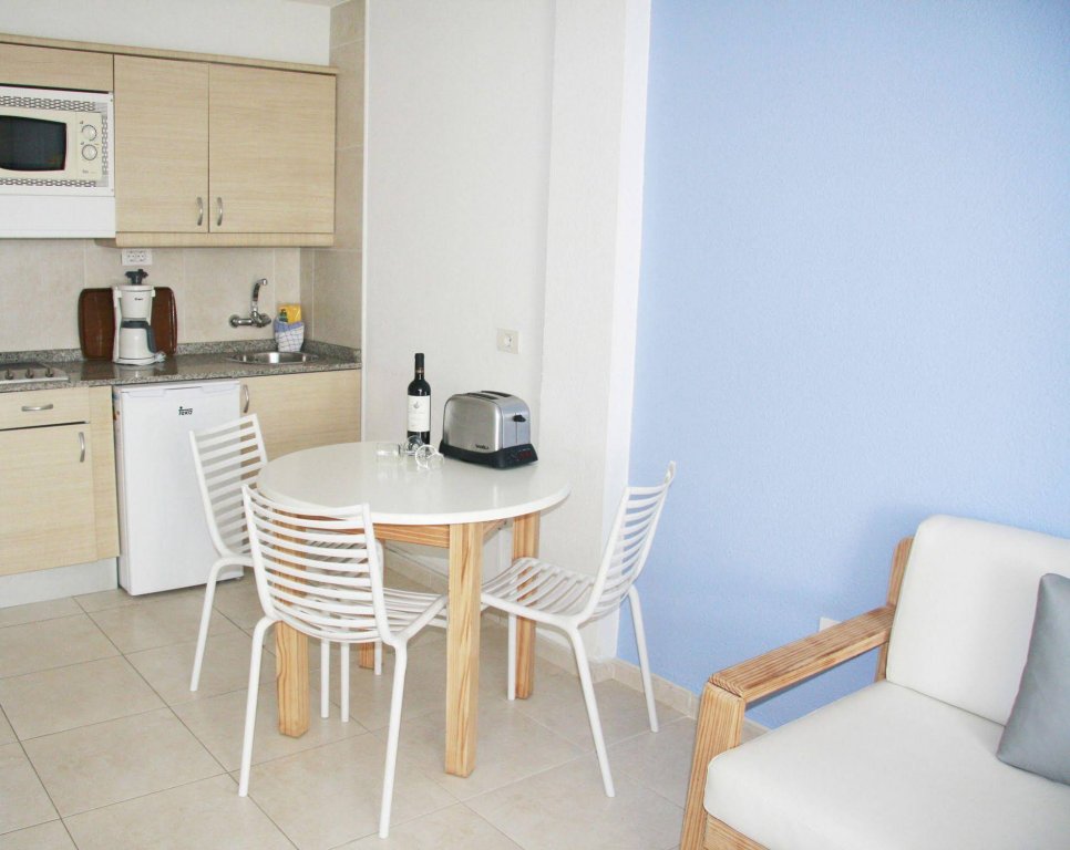 Фото Aparthotel Playa del Sol - Adults Only