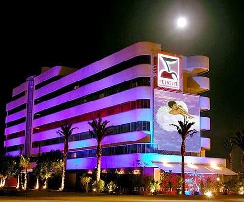Гостиница El hotel Pacha в Санта-Эулалия-дель-Рио
