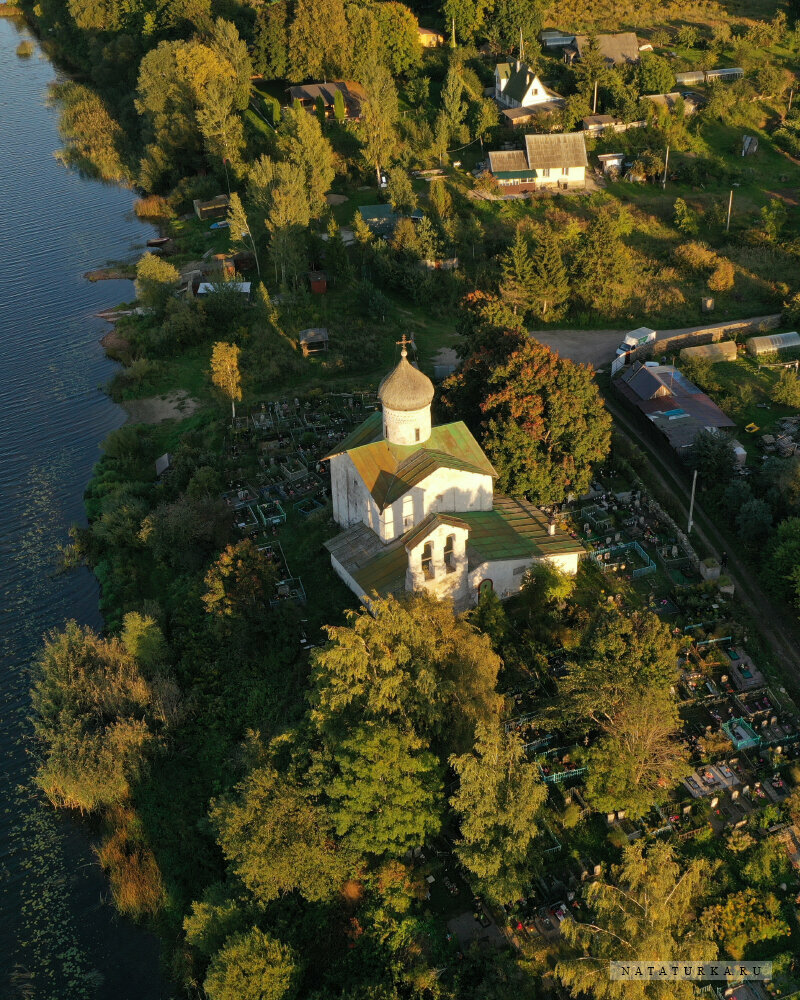 كنيسة أرثوذكسية Tserkov Nikolaya Chudotvortsa V Ustye ، مقاطعة بسكوف، صورة
