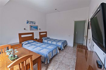 Фото Hotel Apartamentos Bajamar