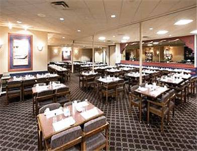 Фото Travelodge Edmonton East