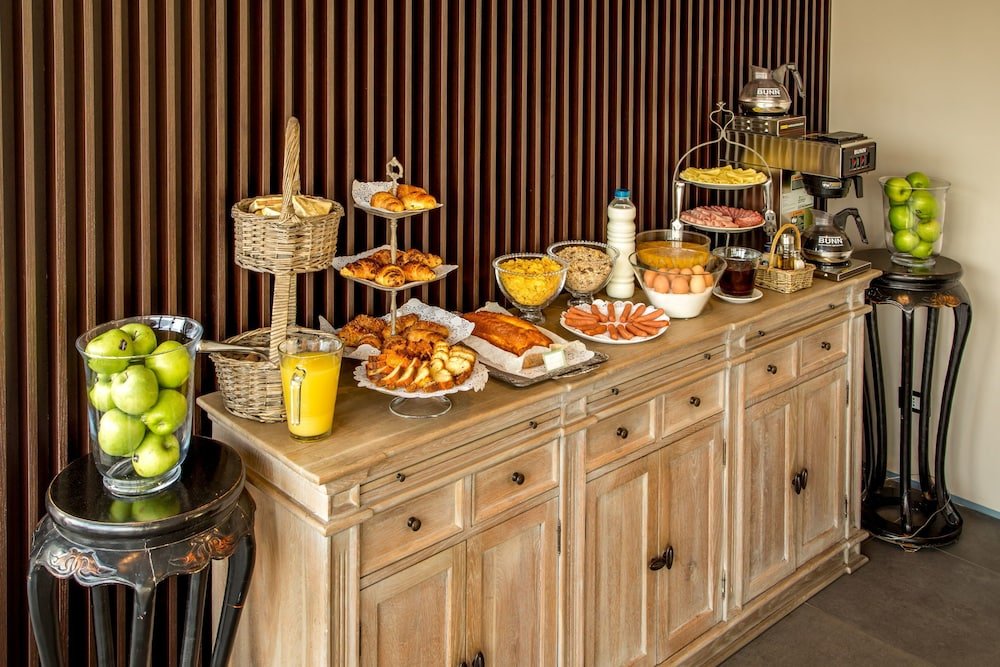 Фото The B Place Hotel