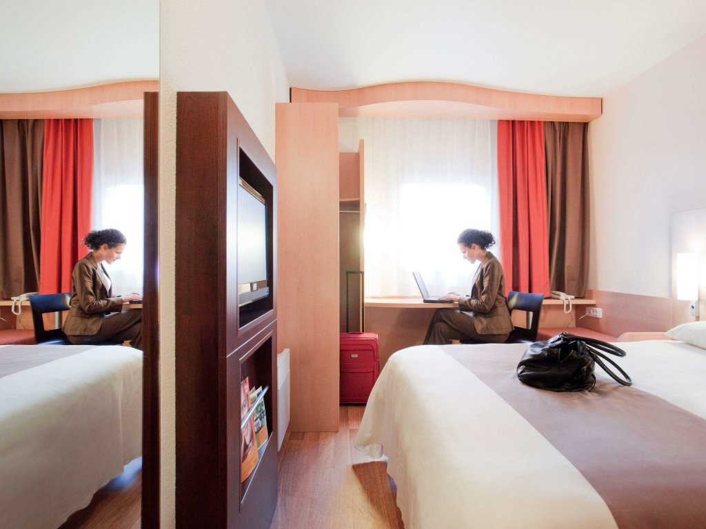 Фото Ibis Kaunas Centre