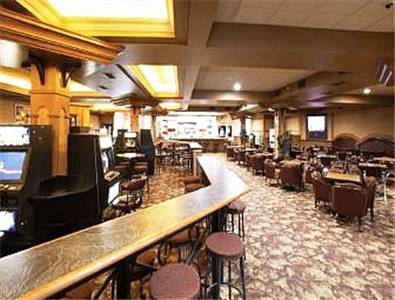 Фото Travelodge Edmonton East