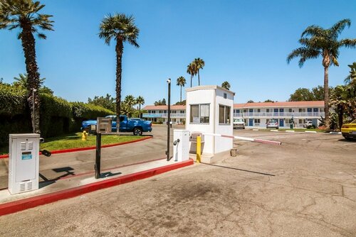 Гостиница Motel 6 Sepulveda, Ca - Los Angeles - Van Nuys - North Hills в Лос-Анджелесе
