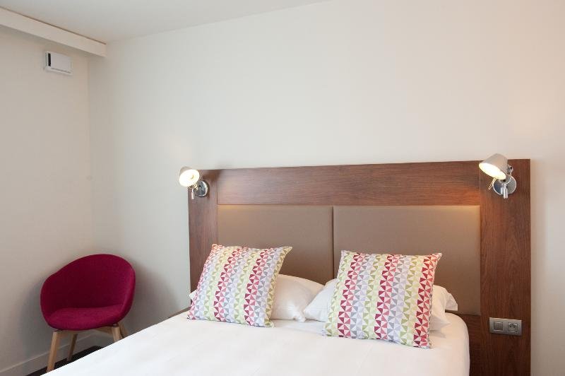 Фото Campanile Limoges Centre - Gare