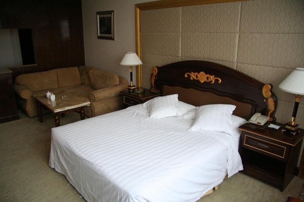 Фото The Royal Palace Hotel